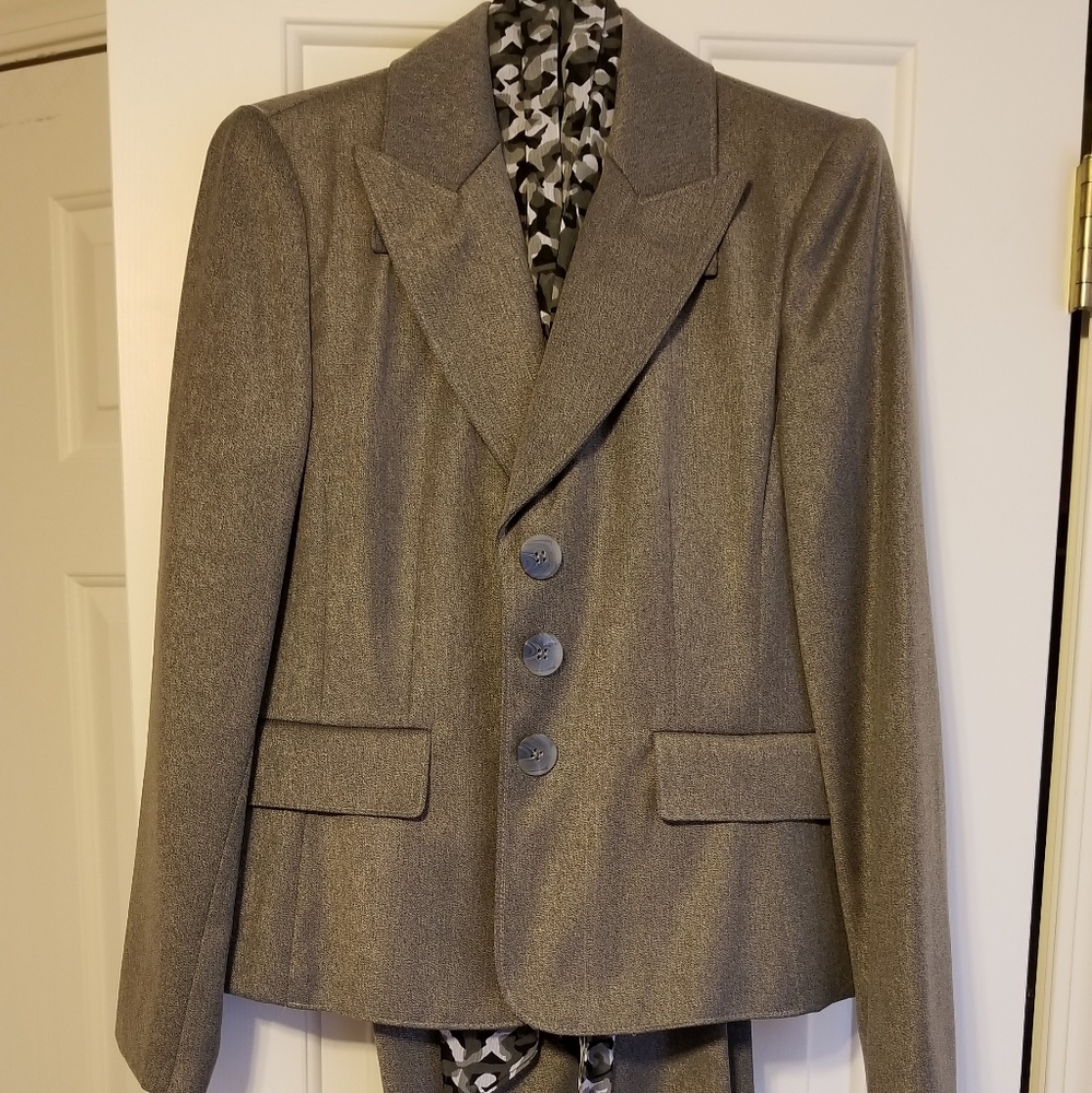 Kasper Suit